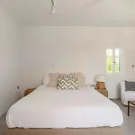 Διαμέρισμα Beautiful, Sunny In *